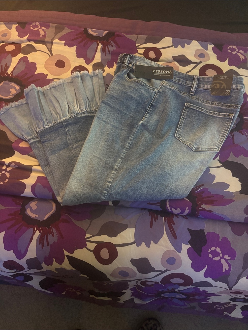 Versona Light Blue Frayed Hem Cropped Jeans